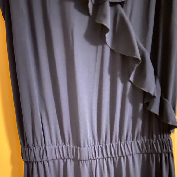 NWOT💙Joan Rivers Ruffled Sleeveless Jumpsuit - Picture 10 of 16